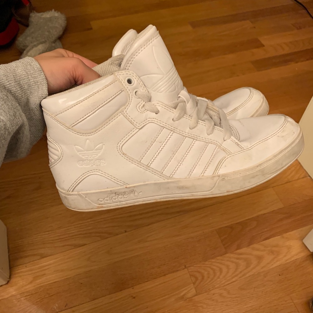 Adidas Sneakers